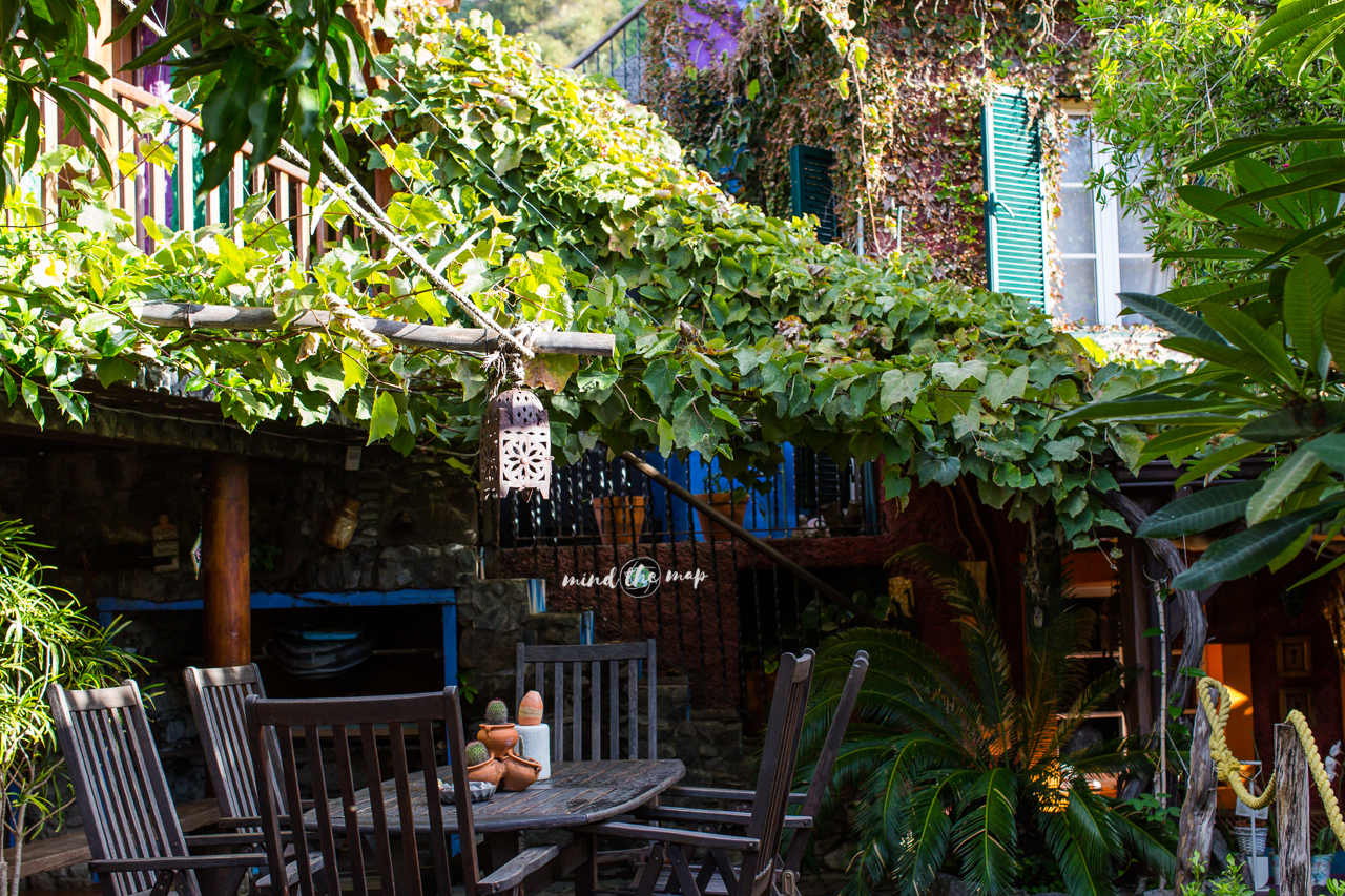 maktub guesthouse garden